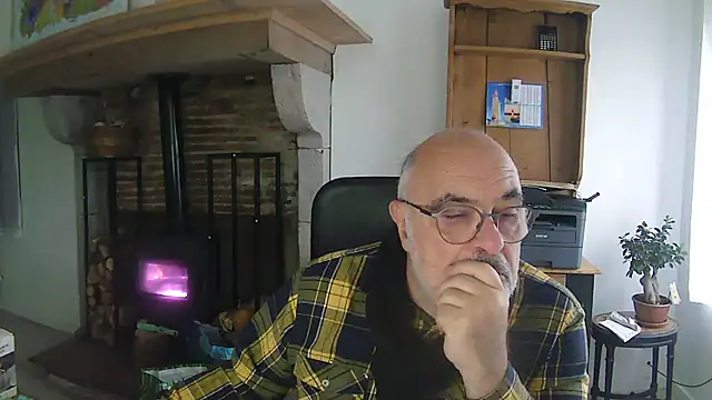 phlox3 online show from December 5, 2025, 2:48 pm