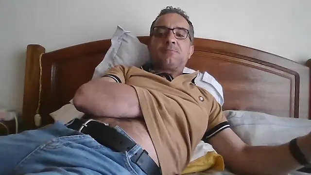 CarlosRocha73 online show from April 9, 2026, 11:05 am