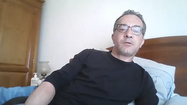 CarlosRocha73 online show from April 17, 2026, 10:40 am