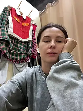LAUREL HAZEL online show from February 25, 2025, 4:14 pm