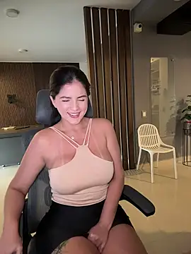 Snapshot of Carolina_Novoa chatting on October 4, 2025, 10:11 pm Carolina Novoa online show from October 4, 2025, 10:11 pm