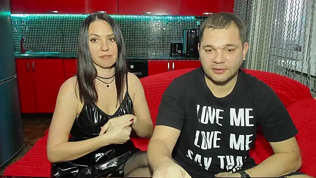 Snapshot of sladkayapara2019 chatting on December 15, 2024, 5:56 am sladkayapara2019 online show from December 15, 2024, 5:56 am