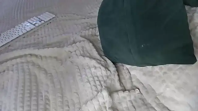 Snapshot of Kiradoll27 chatting on October 28, 2025, 10:03 am Kiradoll27 online show from October 28, 2025, 10:03 am