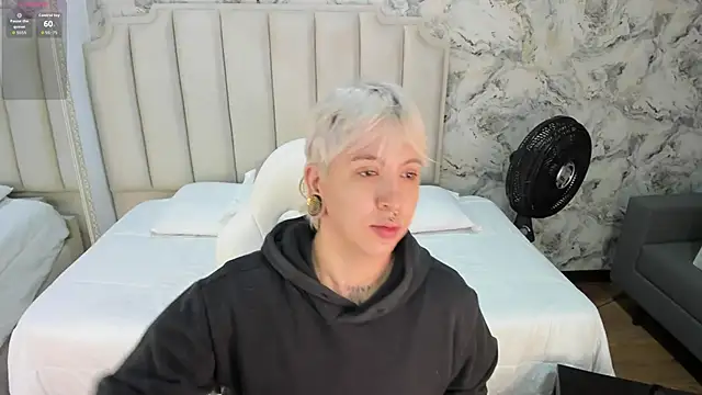 Snapshot of amy_ink chatting on October 6, 2025, 11:22 am amy ink online show from October 6, 2025, 11:22 am