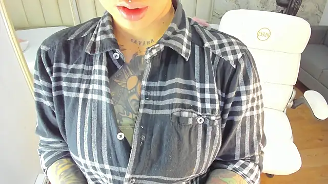 Snapshot of amy_ink chatting on October 20, 2025, 11:33 am amy ink online show from October 20, 2025, 11:33 am