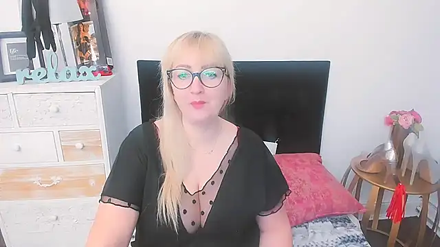 sweetMariina online show from February 24, 2025, 6:27 am