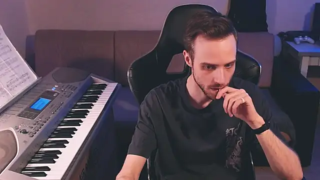 Sweetparker online show from April 6, 2026, 1:45 pm