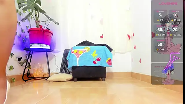 Snapshot of ReyleDoll chatting on February 13, 2026, 8:42 pm ReyleDoll online show from February 13, 2026, 8:42 pm