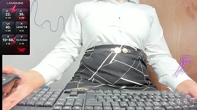 Snapshot of ReyleDoll chatting on February 7, 2026, 10:07 pm ReyleDoll online show from February 7, 2026, 10:07 pm