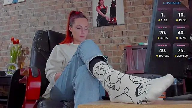 MrsVenus online show from March 13, 2025, 10:36 am