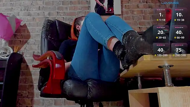 MrsVenus online show from March 4, 2025, 10:46 am