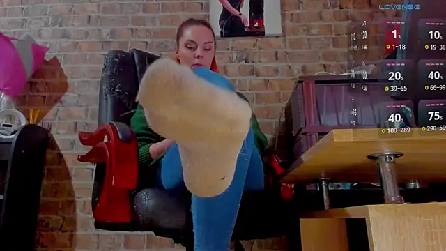 MrsVenus online show from March 3, 2025, 9:02 am