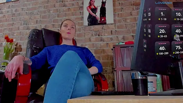 MrsVenus online show from March 12, 2025, 7:35 am