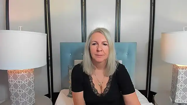 Snapshot of EricaTop chatting on November 1, 2025, 6:08 am EricaTop online show from November 1, 2025, 6:08 am