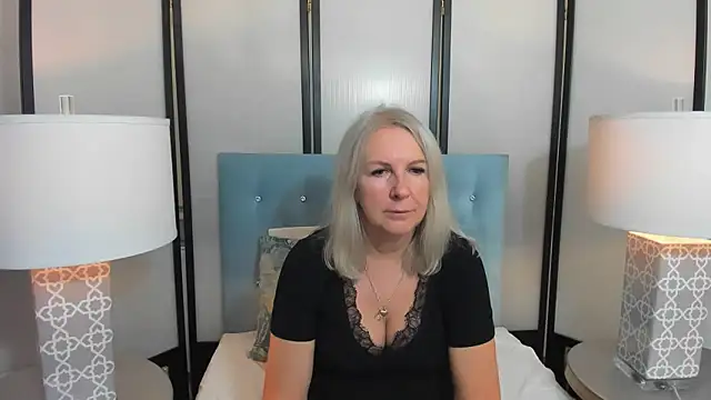 Snapshot of EricaTop chatting on October 23, 2025, 6:28 pm EricaTop online show from October 23, 2025, 6:28 pm