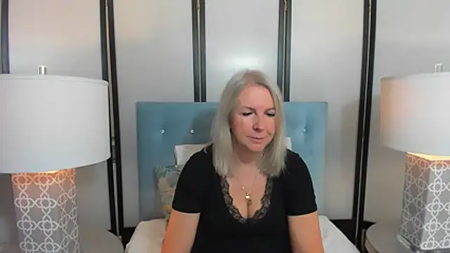 Snapshot of EricaTop chatting on October 25, 2025, 5:06 am EricaTop online show from October 25, 2025, 5:06 am