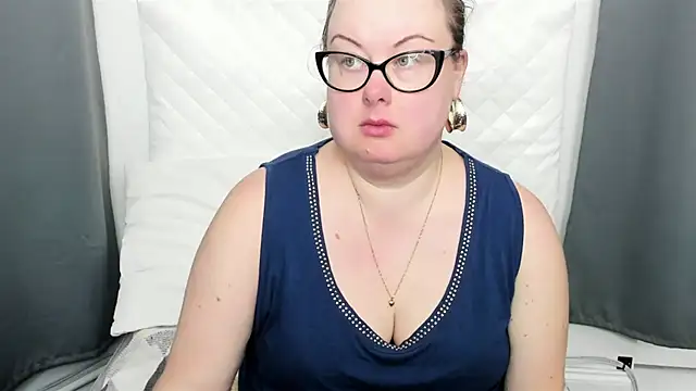 dirtyBonnie online show from November 17, 2025, 8:51 am