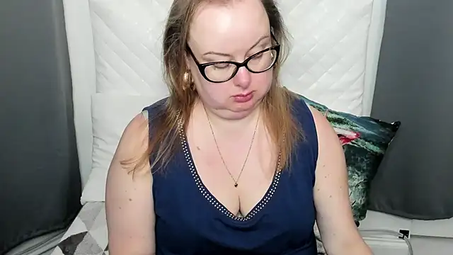 dirtyBonnie online show from November 26, 2025, 4:56 am