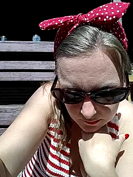 SwedishJennifer online show from May 26, 2026, 12:14 pm
