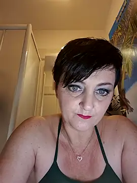 lucillabollente online show from September 15, 2025, 4:13 am