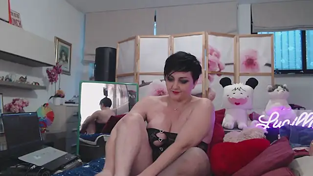 lucillabollente online show from March 19, 2025, 3:08 pm