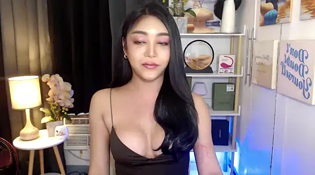 Snapshot of AsianMariaTs chatting on January 13, 2025, 11:52 am AsianMariaTs online show from January 13, 2025, 11:52 am