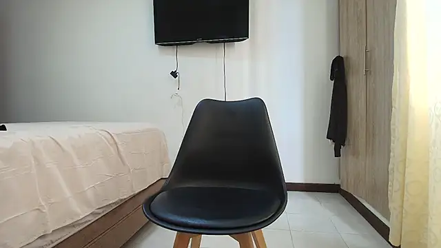 Snapshot of annitax chatting on March 4, 2026, 9:22 pm annitax online show from March 4, 2026, 9:22 pm