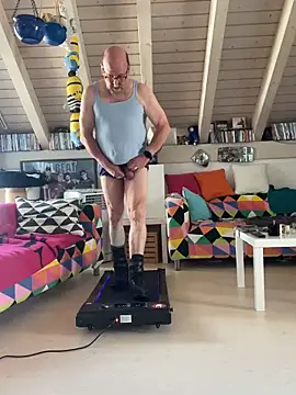 wankcellar online show from June 13, 2026, 9:29 am