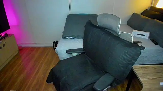 Snapshot of savanna013 chatting on October 11, 2025, 5:47 pm savanna013 online show from October 11, 2025, 5:47 pm