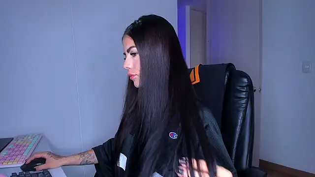 Lisegg  online show from April 16, 2026, 1:45 pm