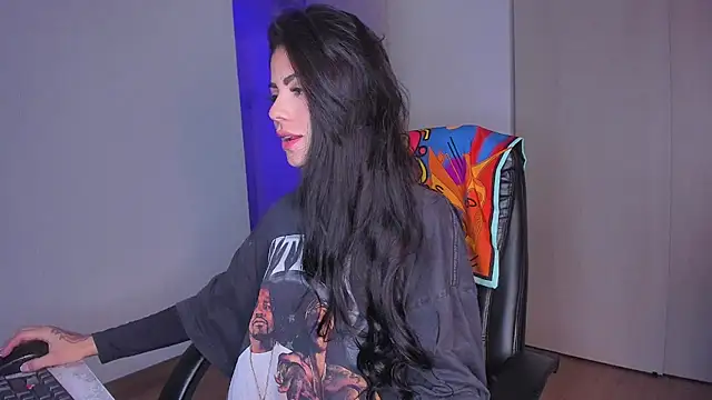 Lisegg  online show from November 19, 2025, 10:04 am