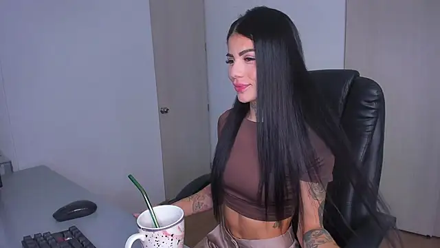 Snapshot of Lisegg_ chatting on February 25, 2025, 11:32 am Lisegg online show from February 25, 2025, 11:32 am