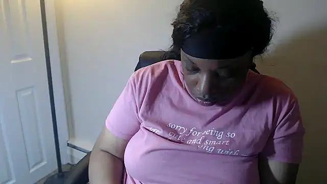 Snapshot of Sexymona1218 chatting on July 8, 2026, 6:25 am Sexymona1218 online show from July 8, 2026, 6:25 am