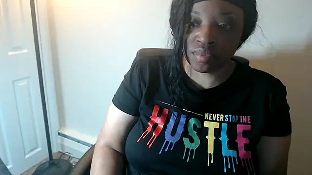 Snapshot of Sexymona1218 chatting on July 16, 2026, 8:22 am Sexymona1218 online show from July 16, 2026, 8:22 am