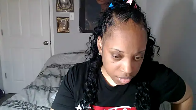 Snapshot of Sexymona1218 chatting on October 16, 2025, 2:58 pm Sexymona1218 online show from October 16, 2025, 2:58 pm