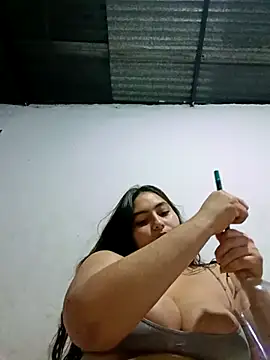 xandra252 online show from November 15, 2025, 2:37 am