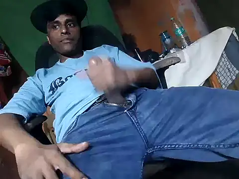 Snapshot of desiboy1101 chatting on October 29, 2025, 3:38 am desiboy1101 online show from October 29, 2025, 3:38 am