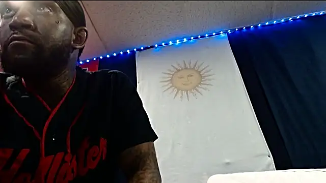 iBreakHeartz online show from December 19, 2025, 7:55 am