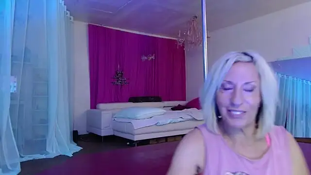 Sweet-Ginger online show from October 11, 2025, 4:41 pm