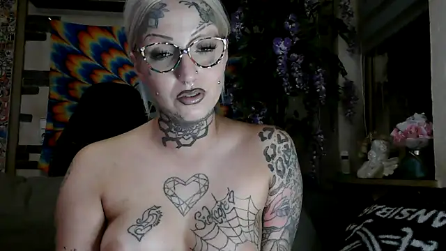 RoxxyInk online show from October 22, 2025, 12:10 am