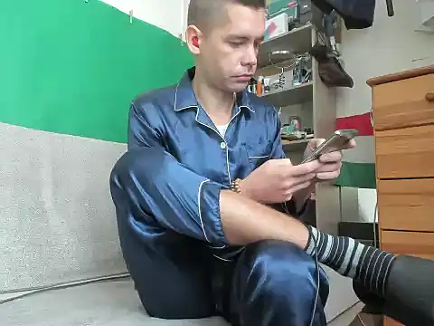 viraglaci18xh online show from October 26, 2025, 11:32 am