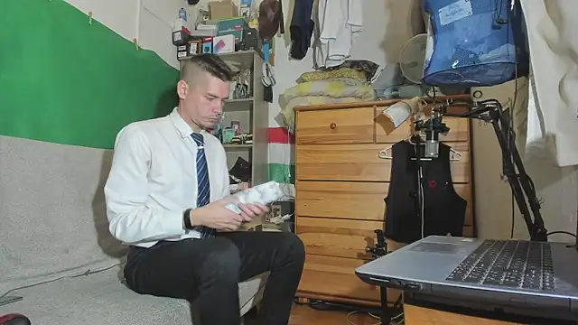 Snapshot of viraglaci18@xh chatting on November 3, 2025, 4:32 pm viraglaci18xh online show from November 3, 2025, 4:32 pm