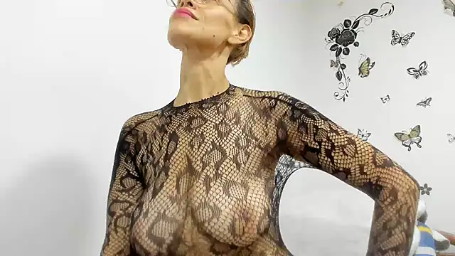 jennifersmit1 online show from May 31, 2026, 10:21 pm