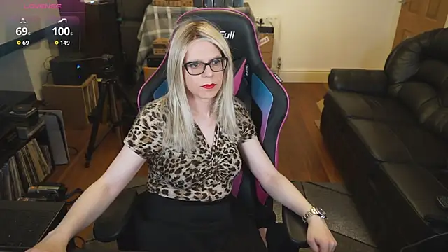 Snapshot of KelseyCobalt chatting on October 9, 2025, 8:42 pm KelseyCobalt online show from October 9, 2025, 8:42 pm