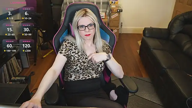 Snapshot of KelseyCobalt chatting on October 28, 2025, 10:20 pm KelseyCobalt online show from October 28, 2025, 10:20 pm