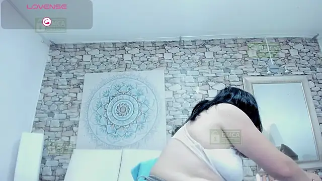 LADY HELLEN online show from April 7, 2026, 6:21 pm