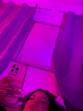 Snapshot of _MelinaCurves_ chatting on October 19, 2025, 8:44 pm MelinaCurves online show from October 19, 2025, 8:44 pm