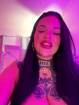 Snapshot of _MelinaCurves_ chatting on October 11, 2025, 8:54 pm MelinaCurves online show from October 11, 2025, 8:54 pm