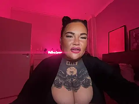 Snapshot of _MelinaCurves_ chatting on January 8, 2025, 10:37 pm MelinaCurves online show from January 8, 2025, 10:37 pm