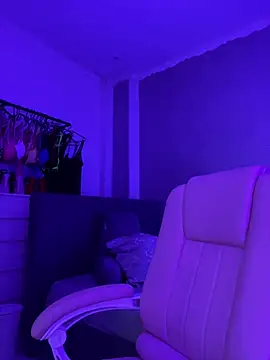  MelinaCurves  online show from May 29, 2026, 7:53 pm
